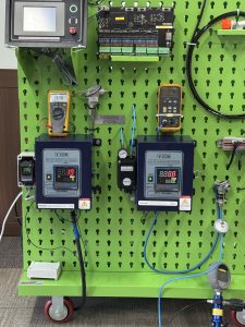 Marsen V CON valve control and automatic temperature regulation system set up on a test bench during calibration and repair service in Spain including Algeciras, Gibraltar, Huelva, Cartagena, Barcelona, and Bilbao.